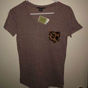 Vneck with cheetah front pocket